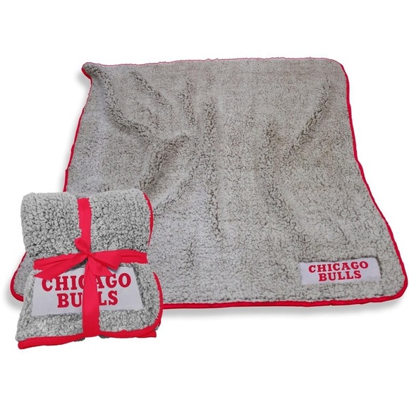 NBA CHICAGO Bulls 50" x 60" Frosty Fleece Team Blanket NWT - Picture 1 of 2
